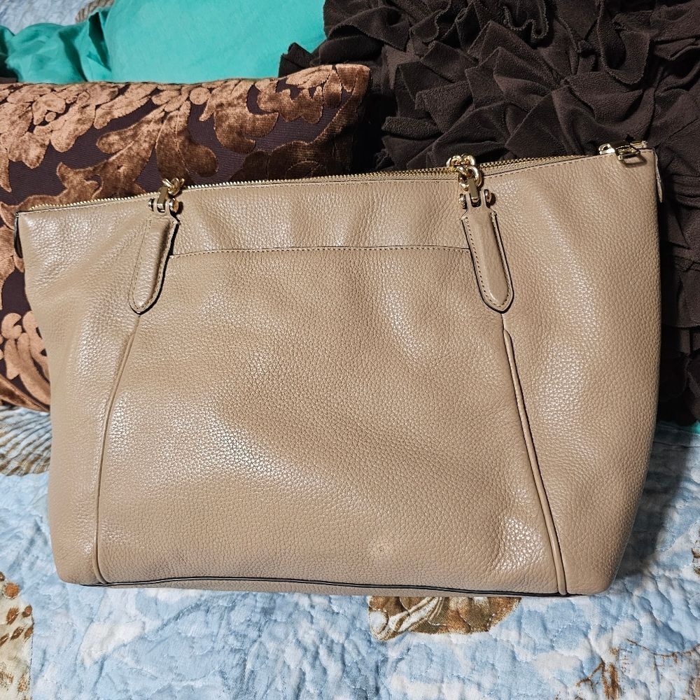 Coach Ava Chain Tote in Pebbled Leather - Picture 3 of 8